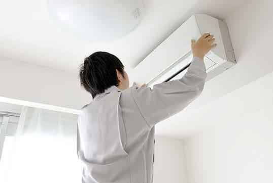 エアコン取り外し